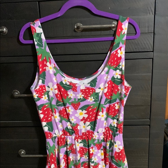 Nooworks Berries Vacation Sleeveless Dress! #EUC - Picture 3 of 5